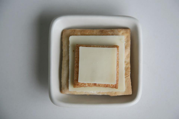 © Dessert inspiré de Josef Albers – “Homage to the Square: Confident” 