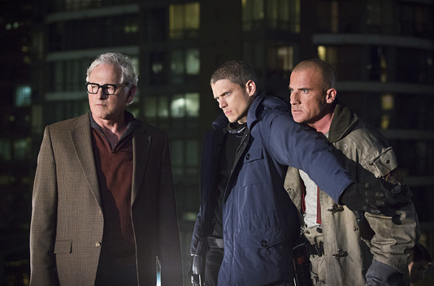 DC's Legends of Tomorrow -- "Pilot, Part 1" -- Image LGN101d_0118b -- Pictured (L-R): Victor Garber as Professor Martin Stein, Wentworth Miller as Leonard Snart/Captain Cold and Dominic Purcell as Mick Rory/Heatwave -- Photo: Jeff Weddell/The CW -- ÃÂ© 2015 The CW Network, LLC. All Rights Reserved.