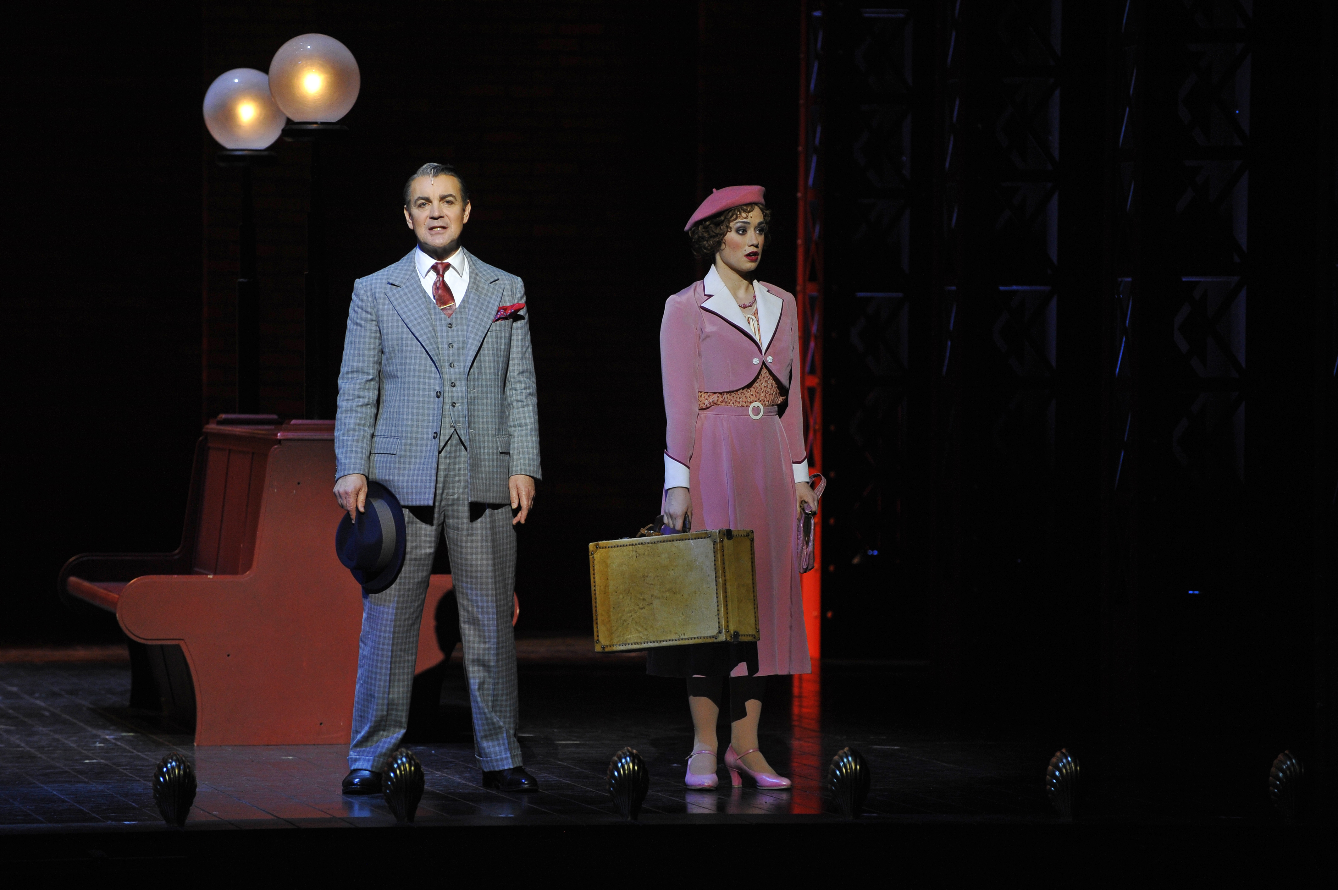 10-alex-hanson-julian-marsh-et-monique-young-peggy-sawyer-42nd-street-ctheatre-du-chatelet-marie-noelle-robert