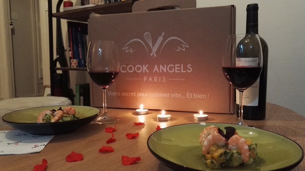 Cook Angels fournit aussi la déco pour rendre votre dîner définitivement romantique. Crédits : Claire Gervais