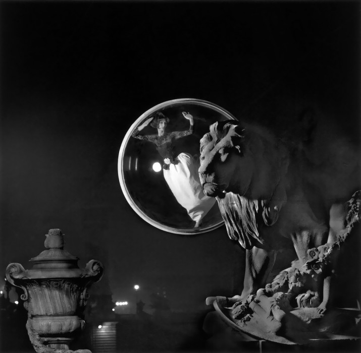 Melvin-Sokolsky-mode-bulle-paris-071-715x700