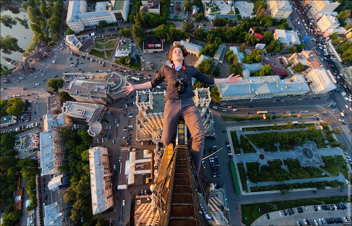 © Vitaly Raskalov et Alexander Remnov. Tous les droits réservés.