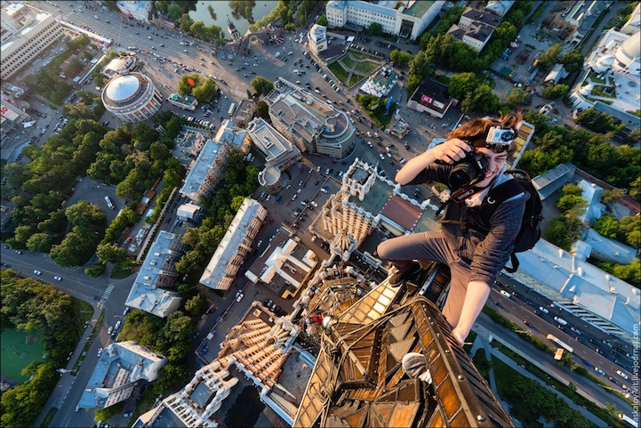 © Vitaly Raskalov et Alexander Remnov. Tous les droits réservés.