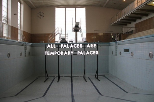 © Robert Montgomery. Tous les droits réservés. 