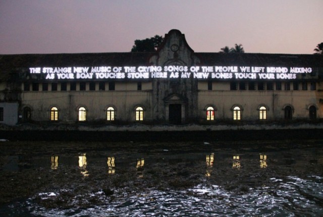 © Robert Montgomery. Tous les droits réservés. 