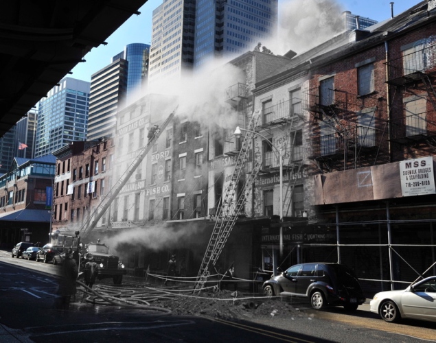Incendie du marché aux poissons de Fulton, 26 février 1961. © Marc Hermann. Tous les droits réservés.