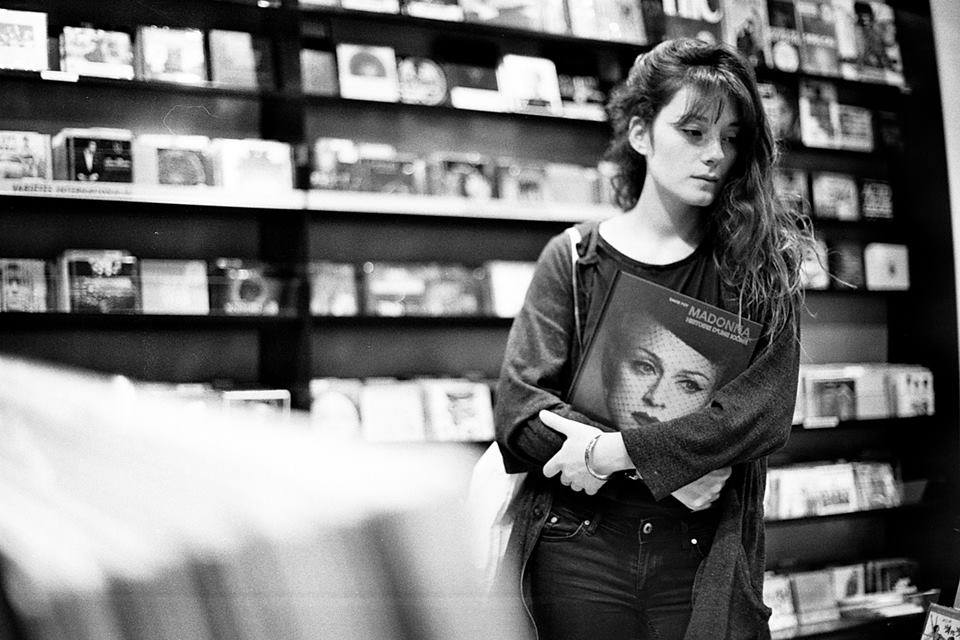 © chloe chenevier. Tous les droits réservés.