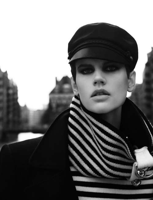 Saskia de Brauw, Vogue, Allemagne, 2013, impression acrylique sur aluminium © Karl Lagerfeld 