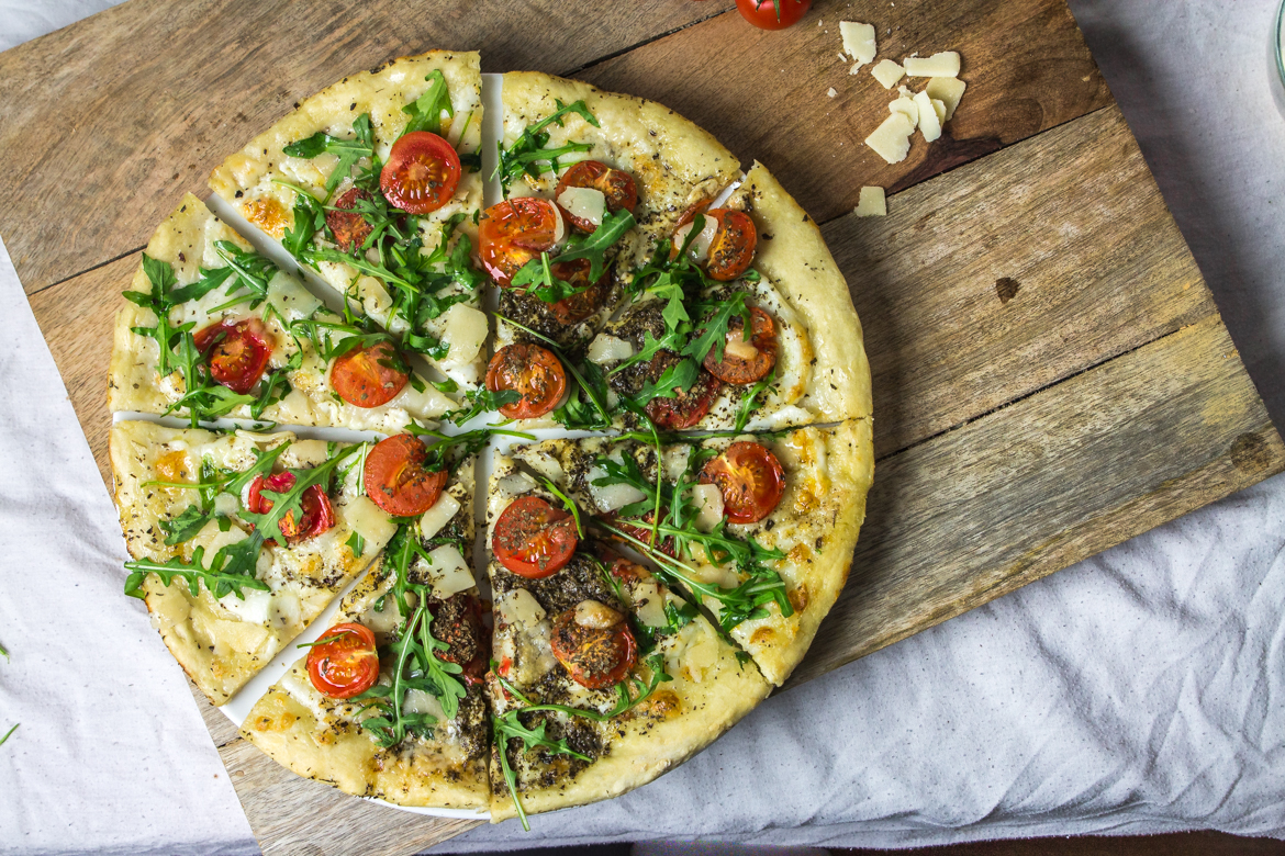 Pizza-Italienne-tomates-parmesan-roquette-7